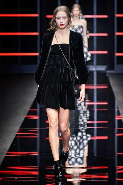 Look 45